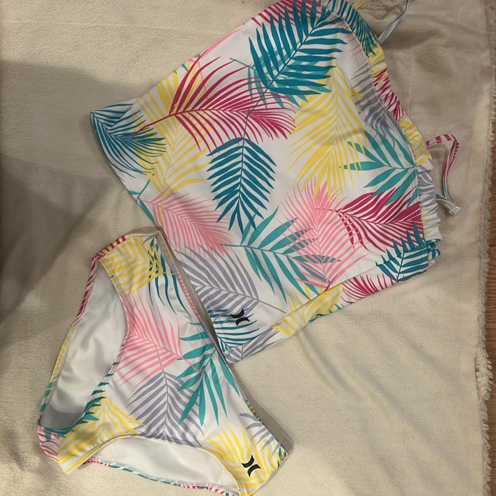 New w/o tags Girls Tankini Hurley size large